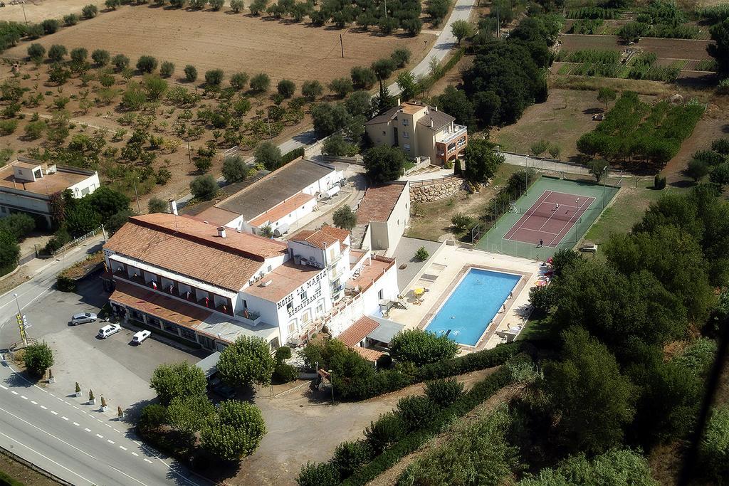 Hotel La Masia Pont de Molins Luaran gambar