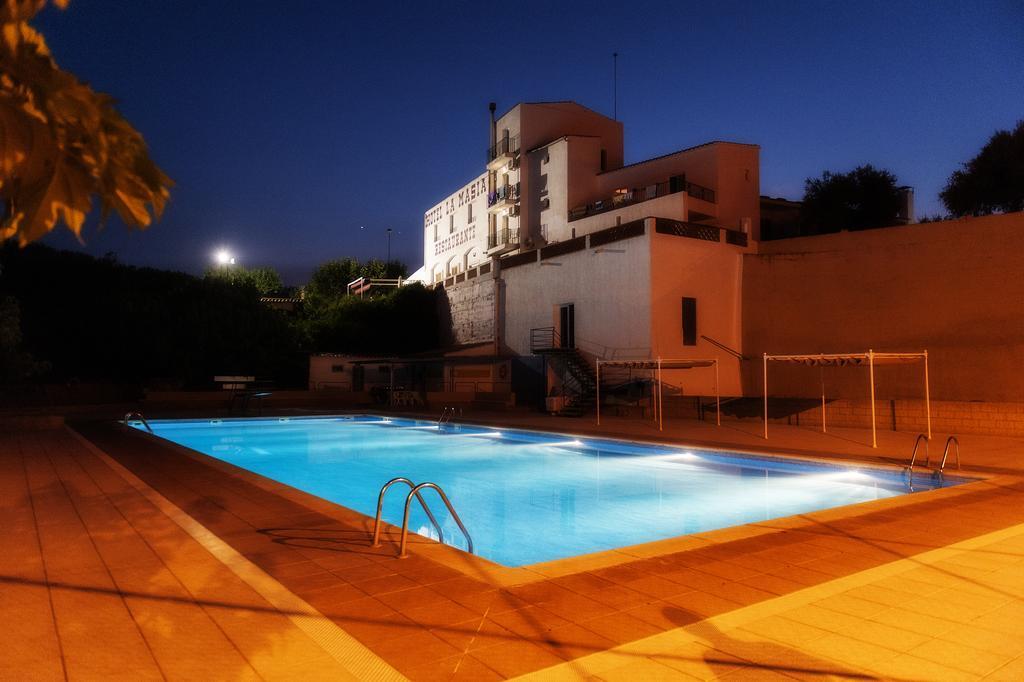 Hotel La Masia Pont de Molins Luaran gambar