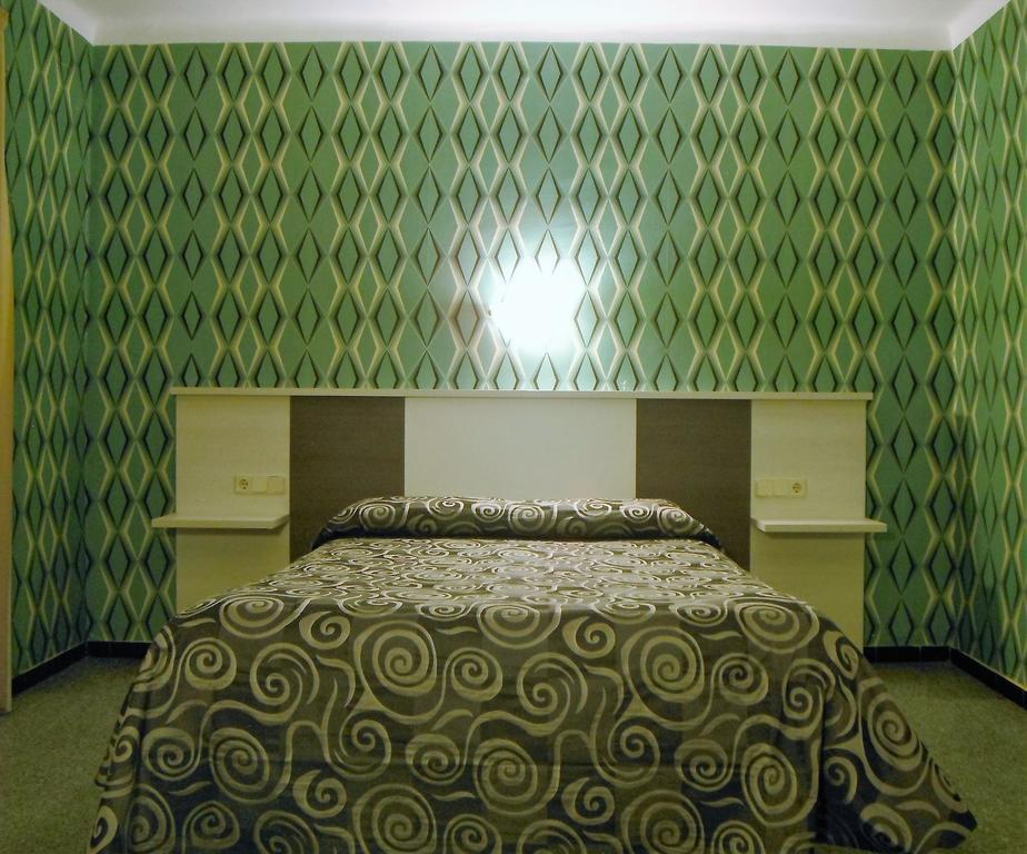 Hotel La Masia Pont de Molins Luaran gambar